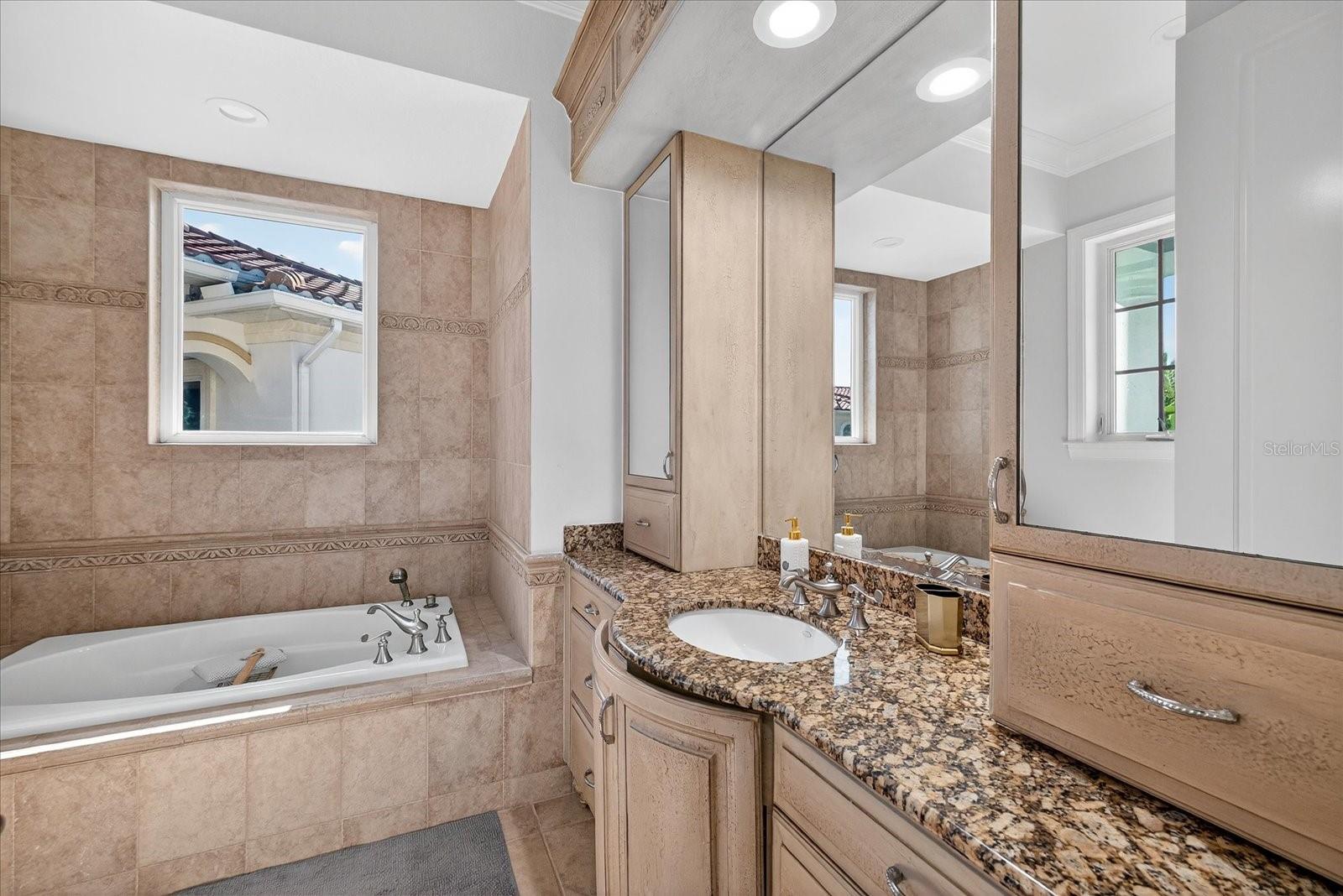 TB8459298 Property Photo