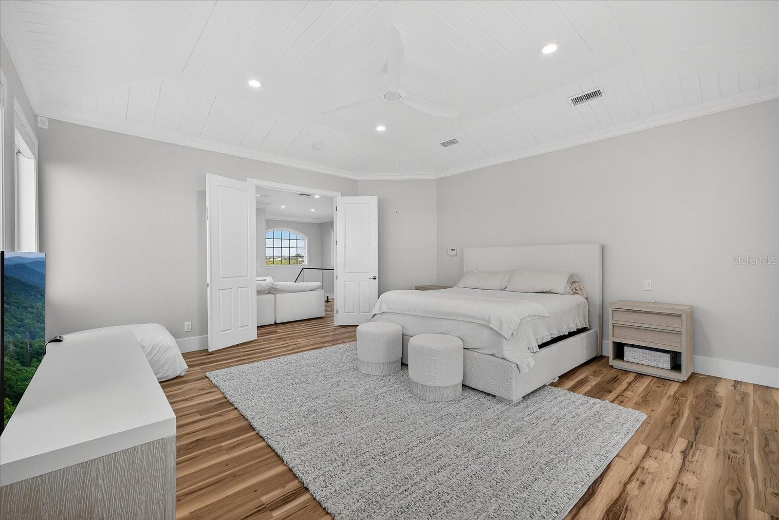 TB8459298 Property Photo