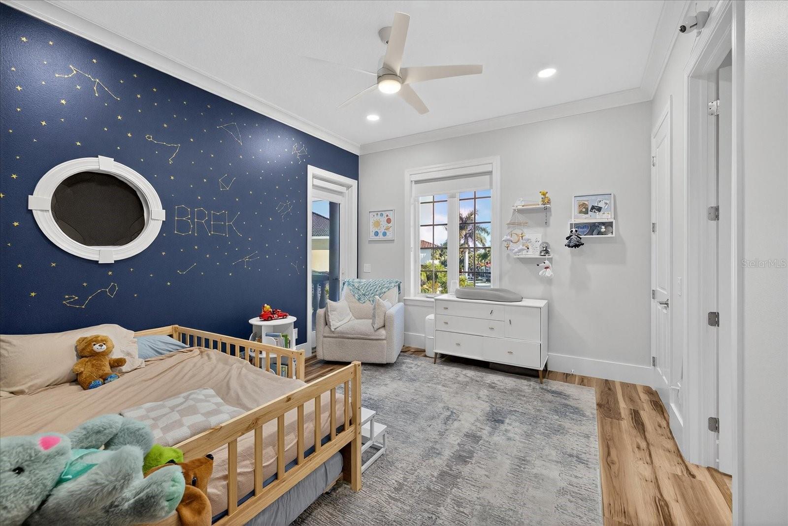 TB8459298 Property Photo