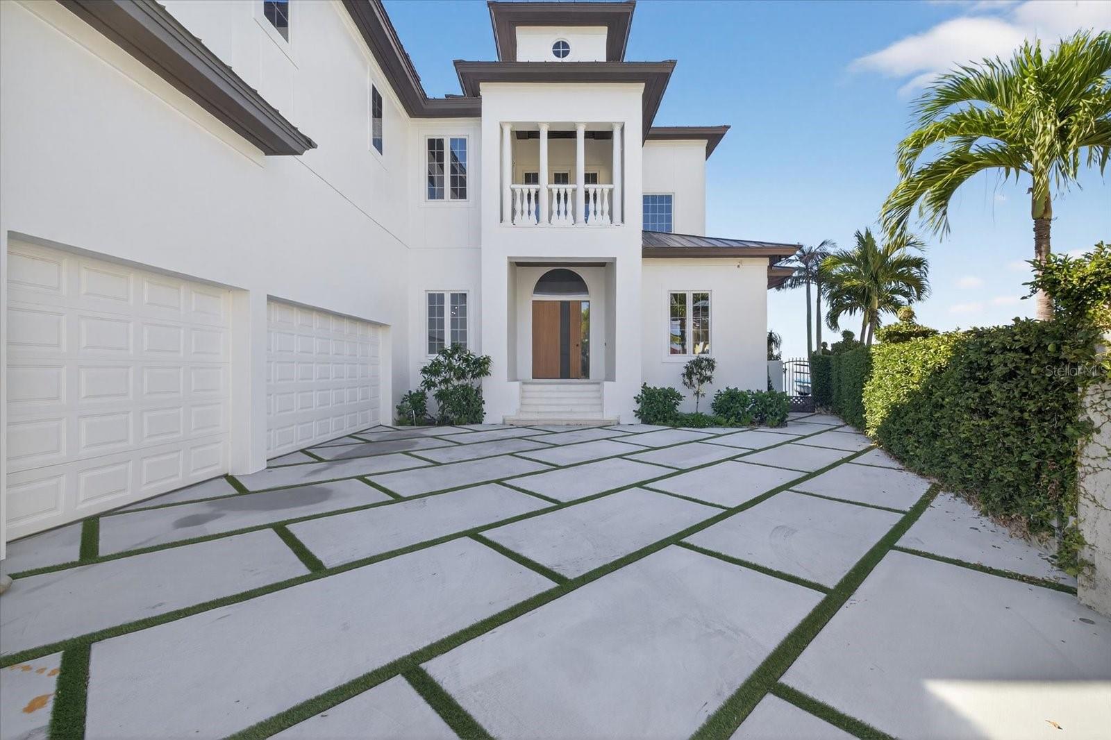 TB8459298 Property Photo