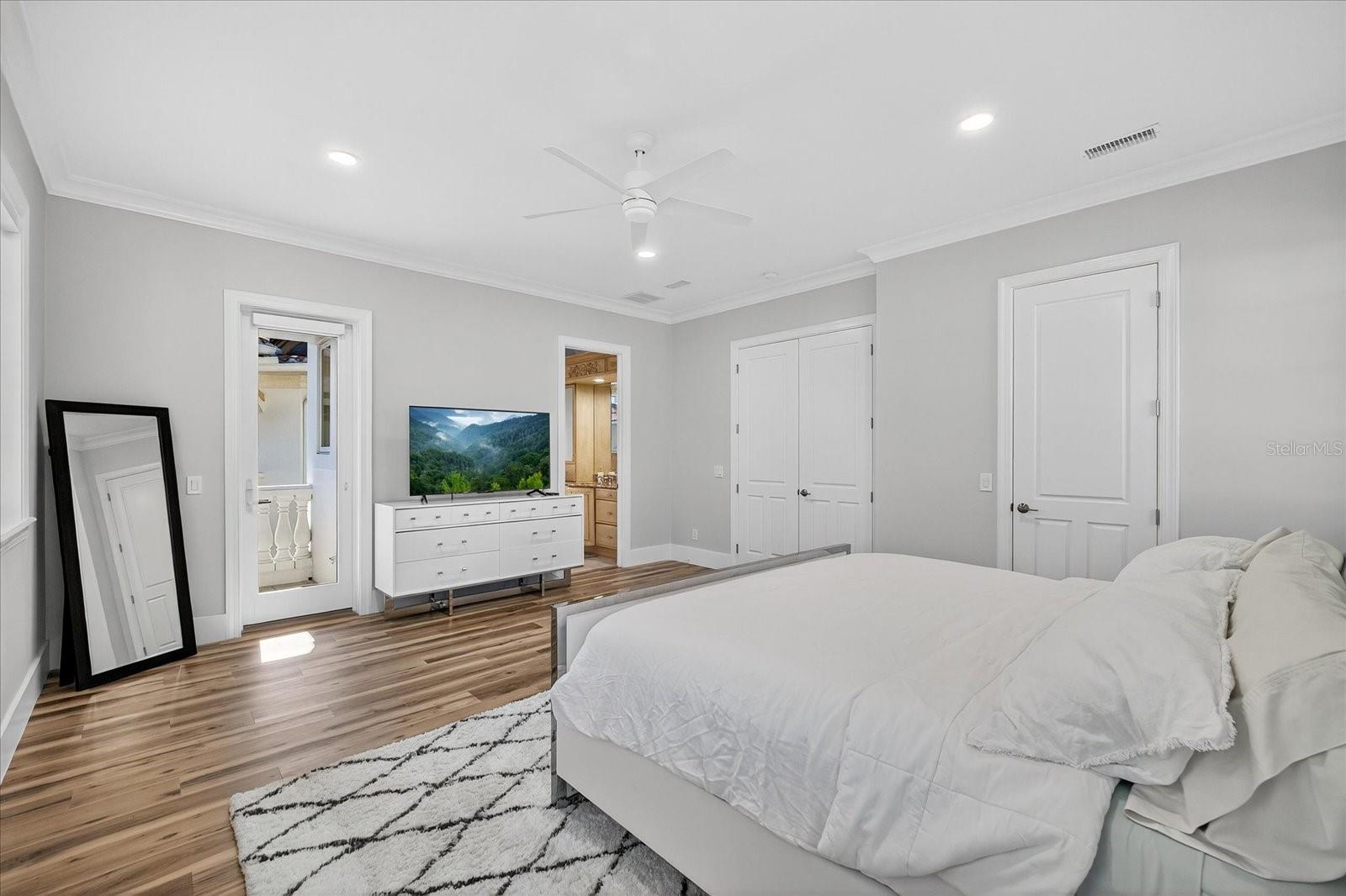 TB8459298 Property Photo