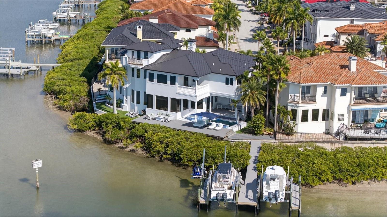 TB8459298 Property Photo