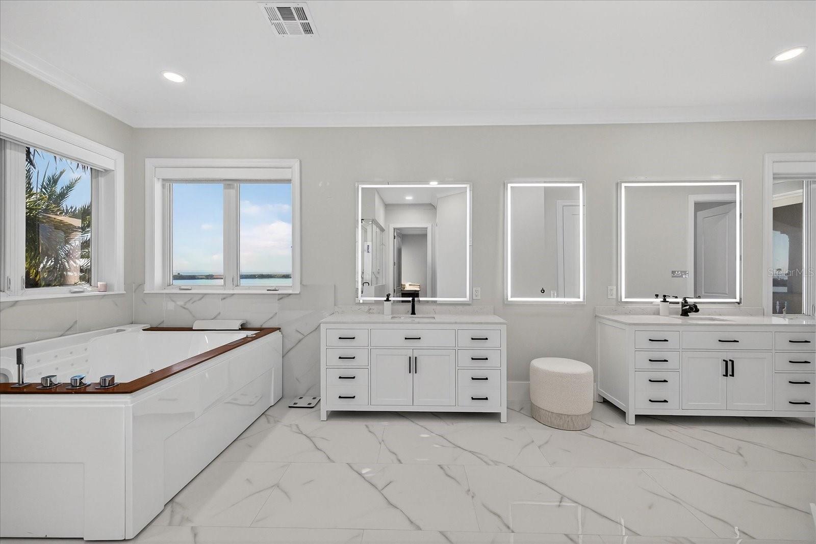 TB8459298 Property Photo