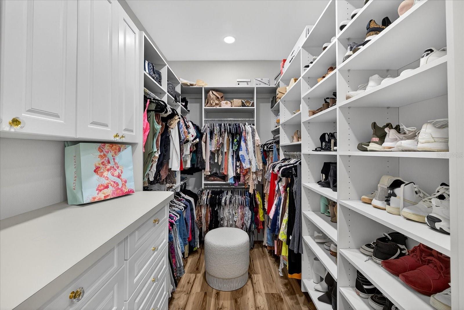 TB8459298 Property Photo