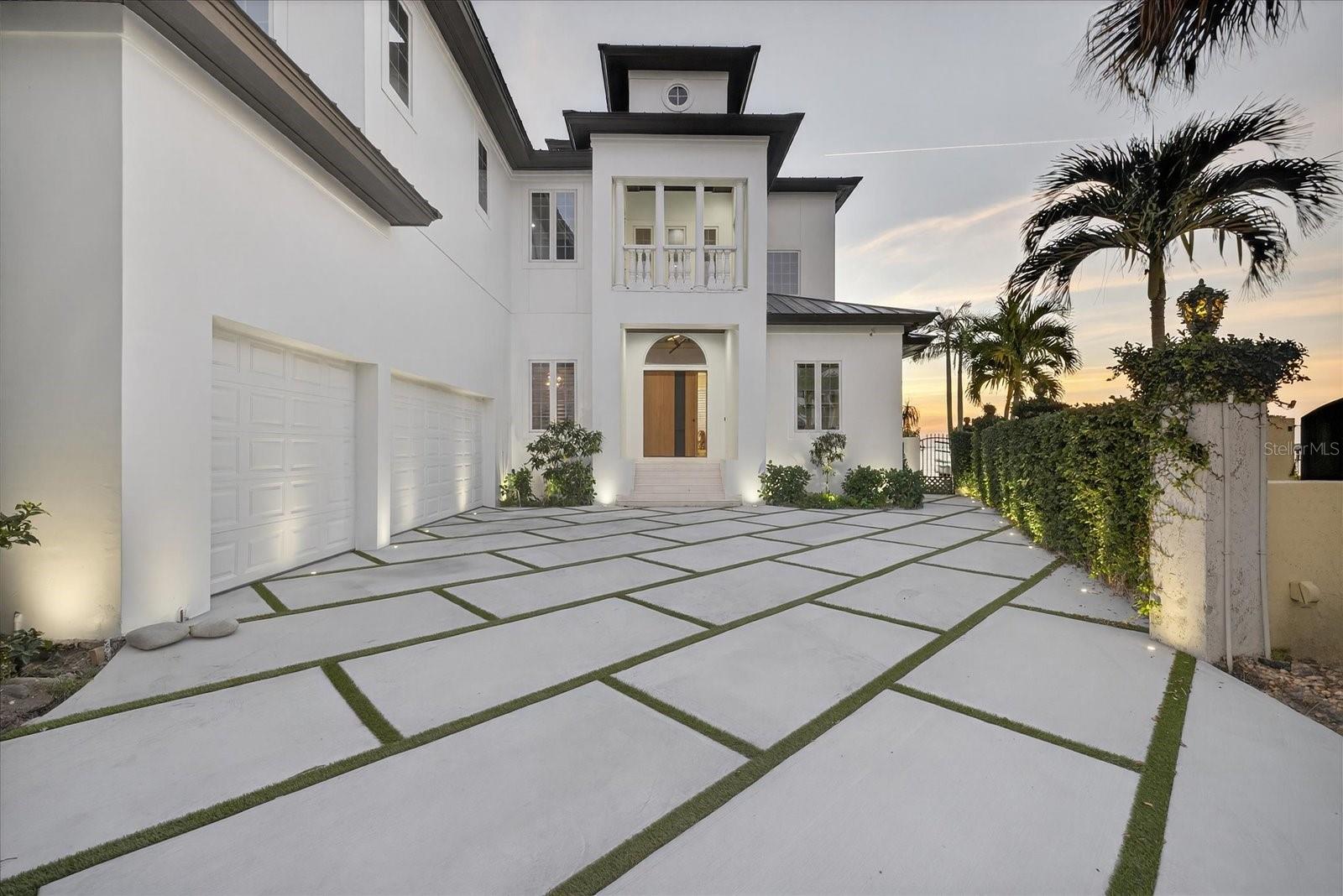 TB8459298 Property Photo