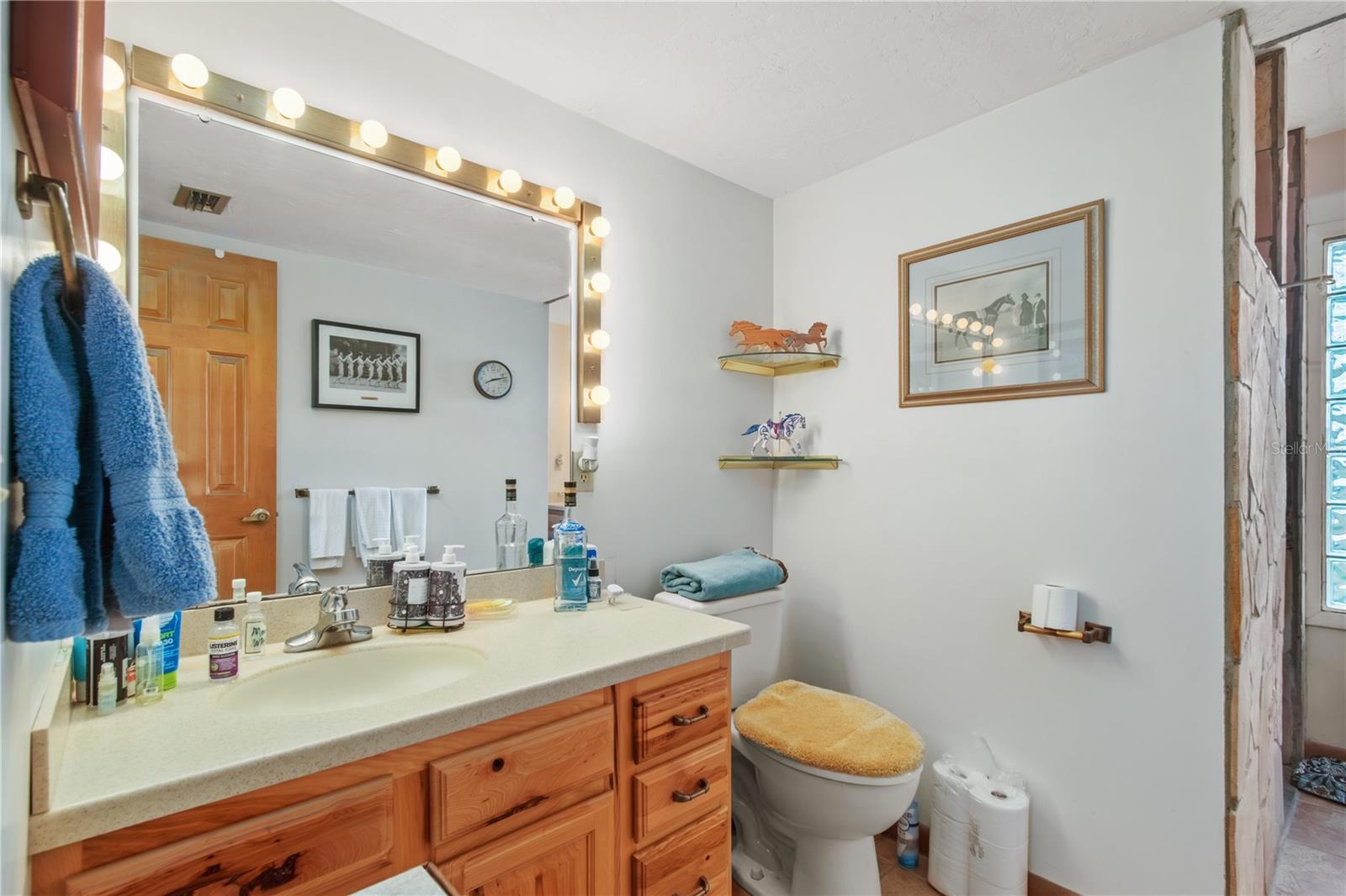 OM715665 Property Photo