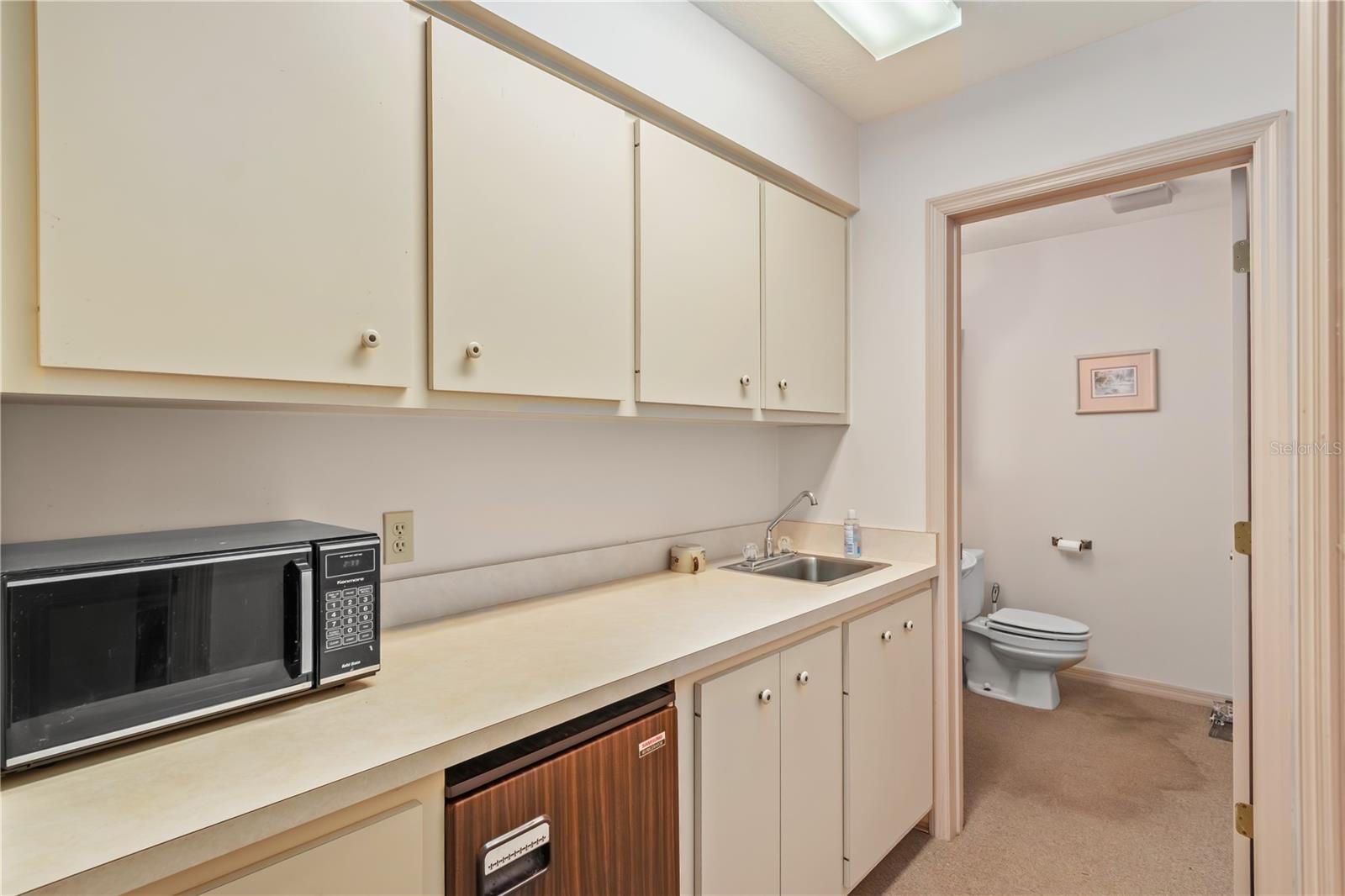 OM715665 Property Photo