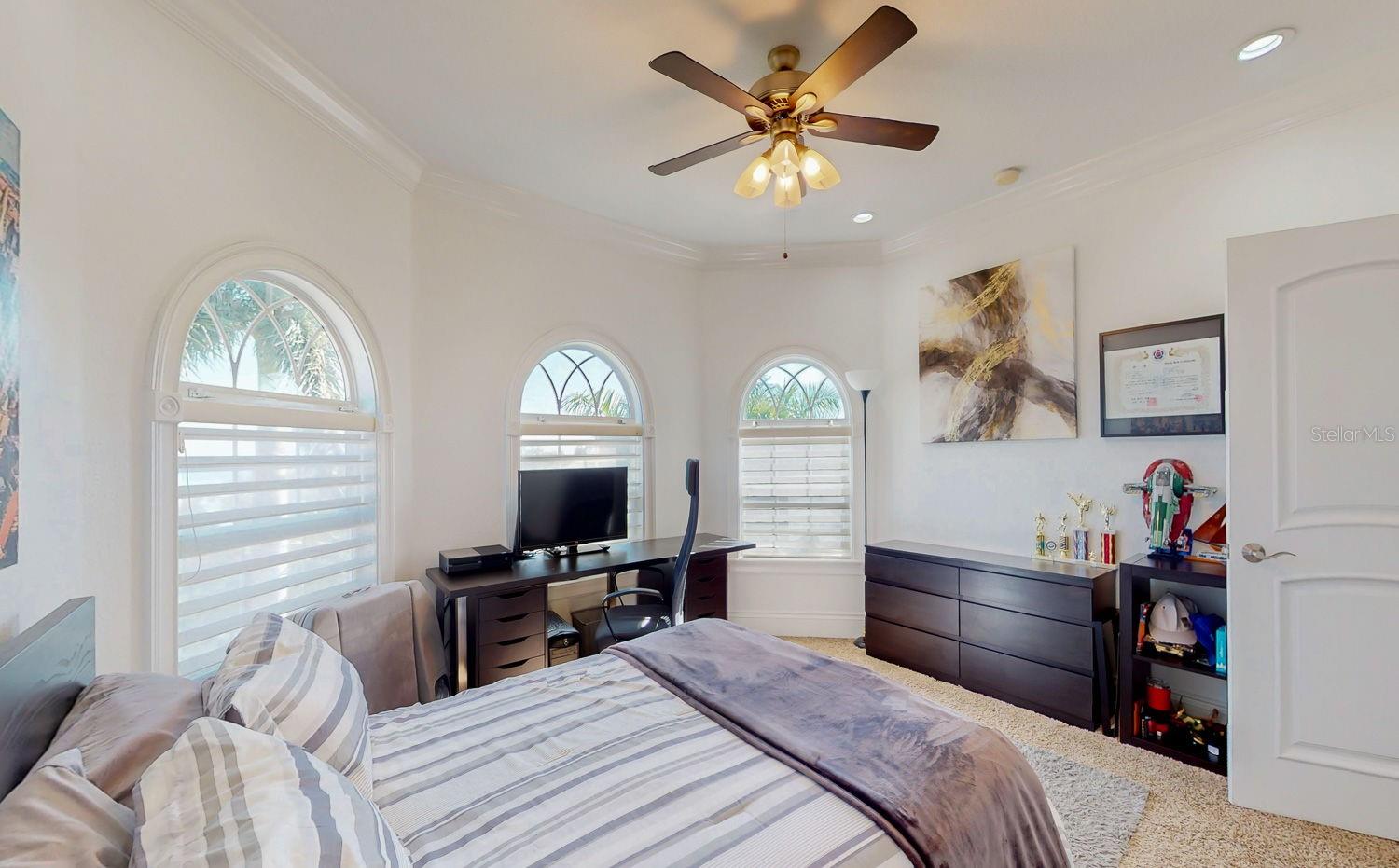 TB8459350 Property Photo