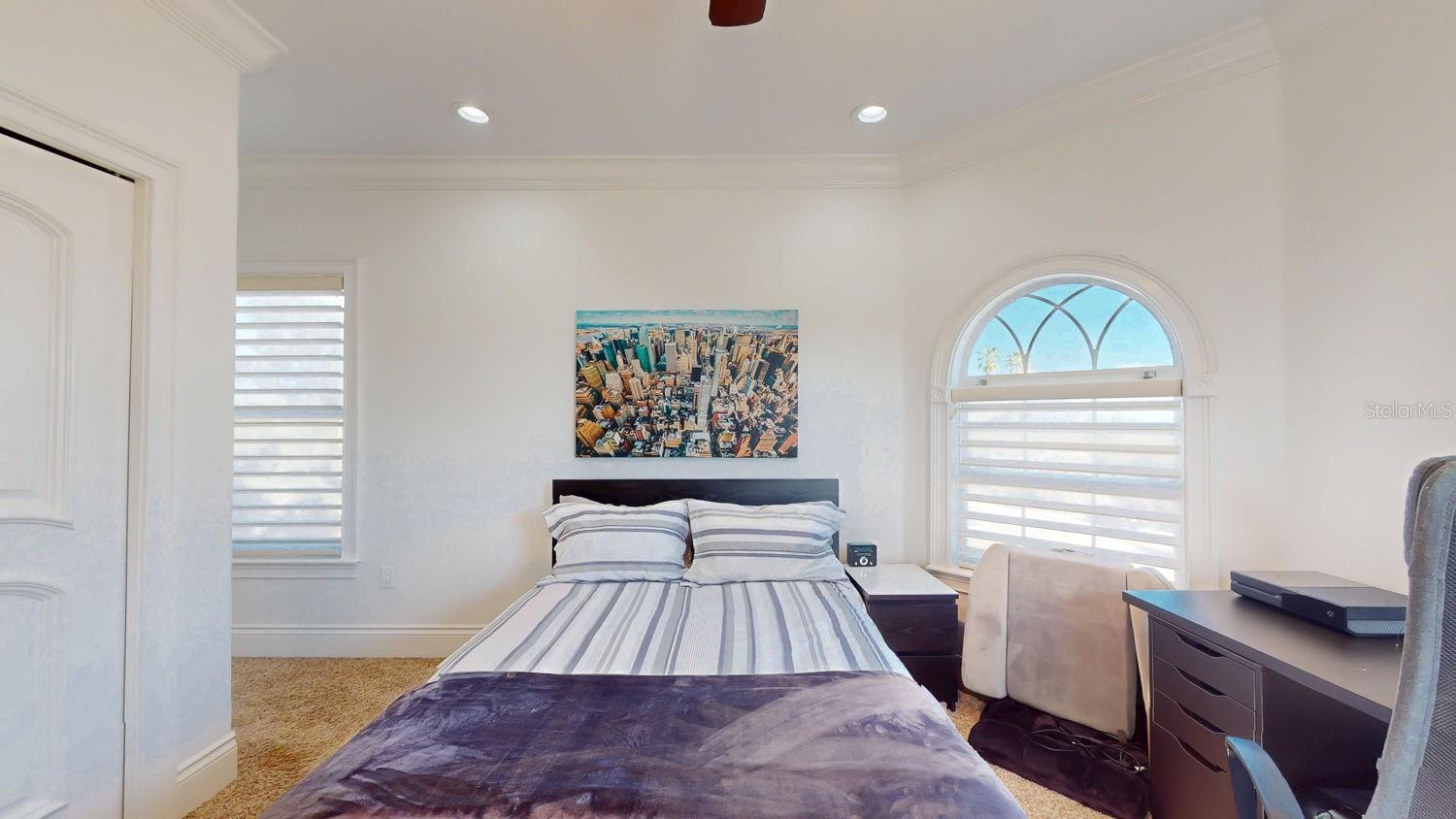 TB8459350 Property Photo