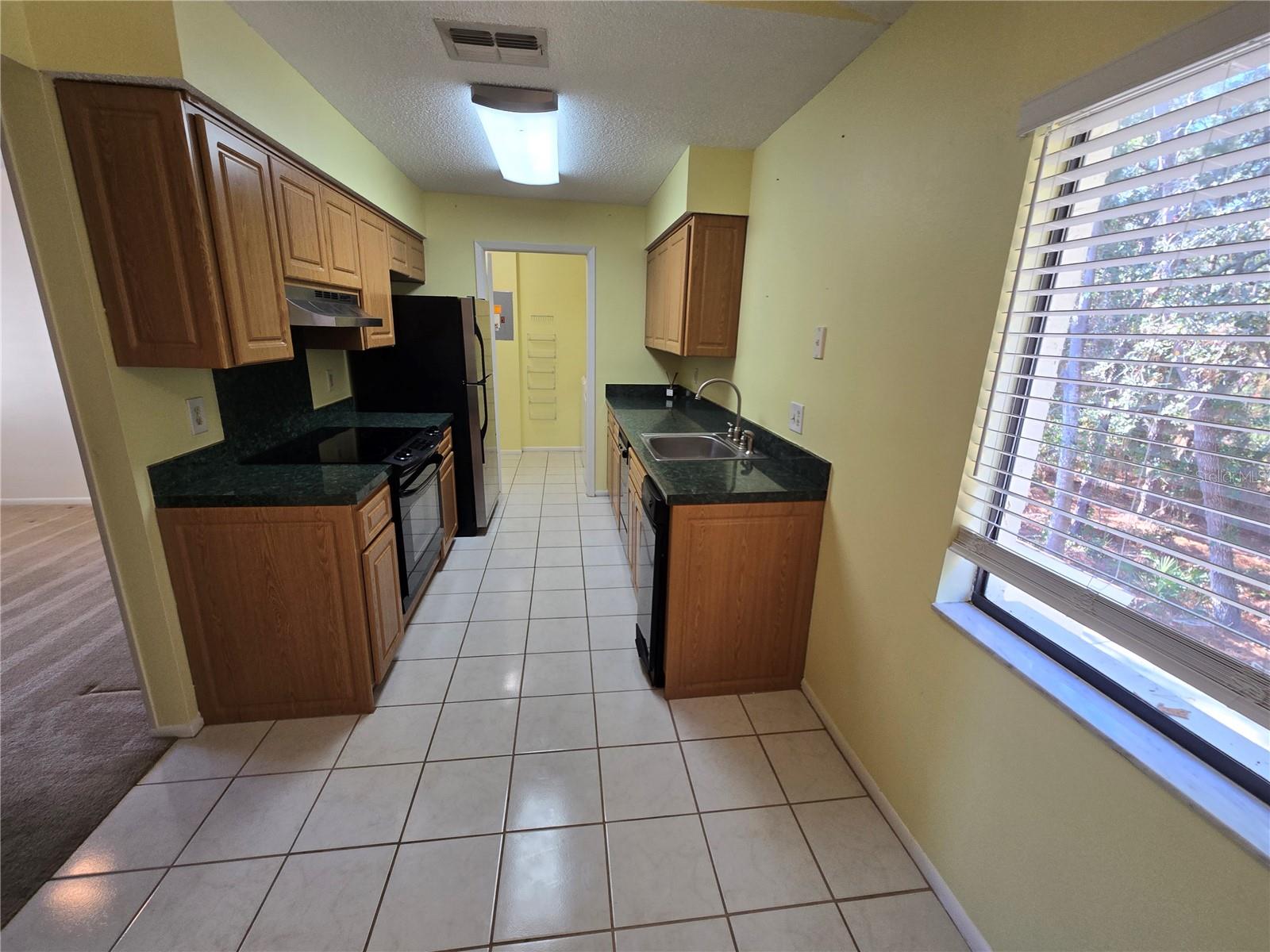 W7881674 Property Photo