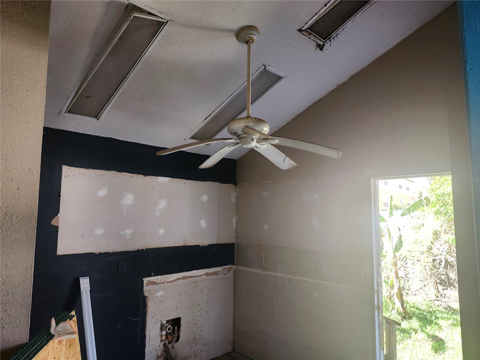 W7881676 Property Photo