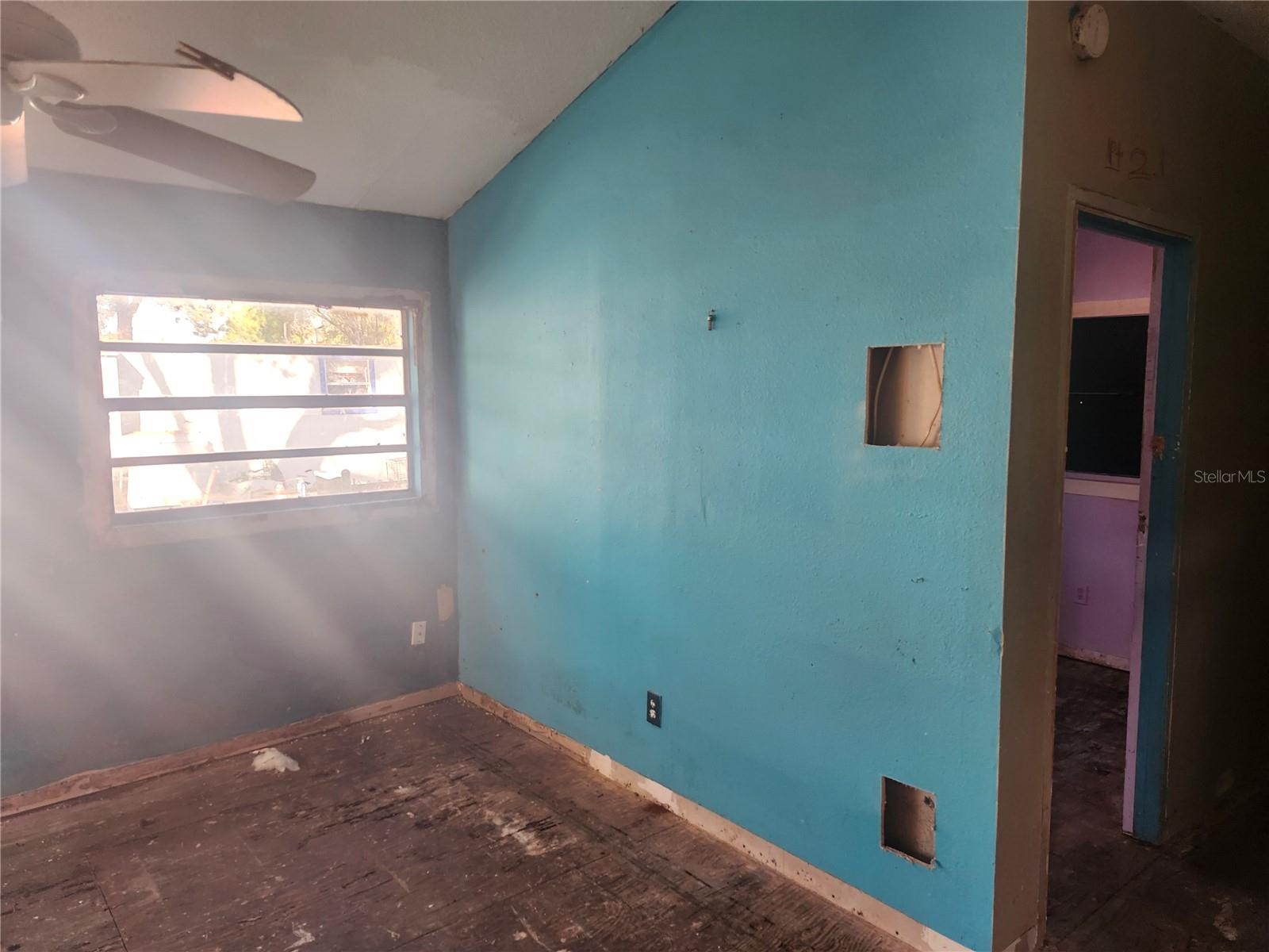 W7881676 Property Photo