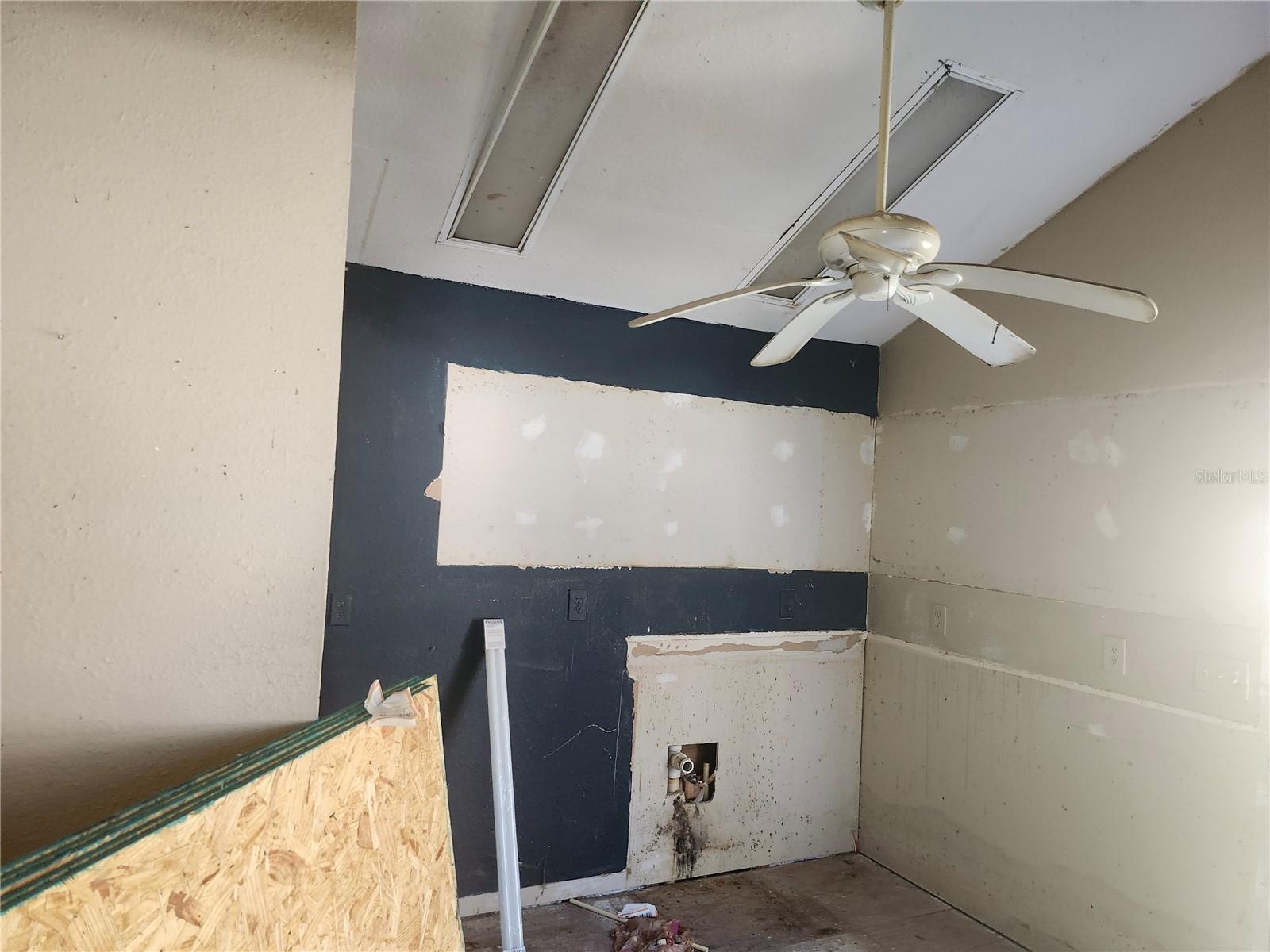 W7881676 Property Photo