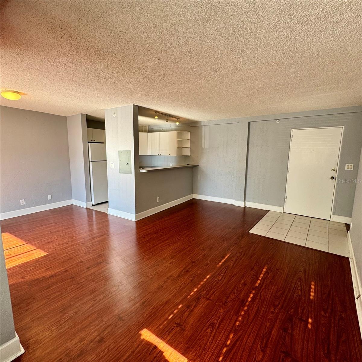 TB8459361 Property Photo