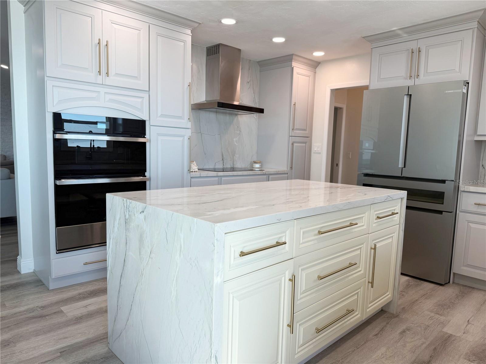 N6142094 Property Photo