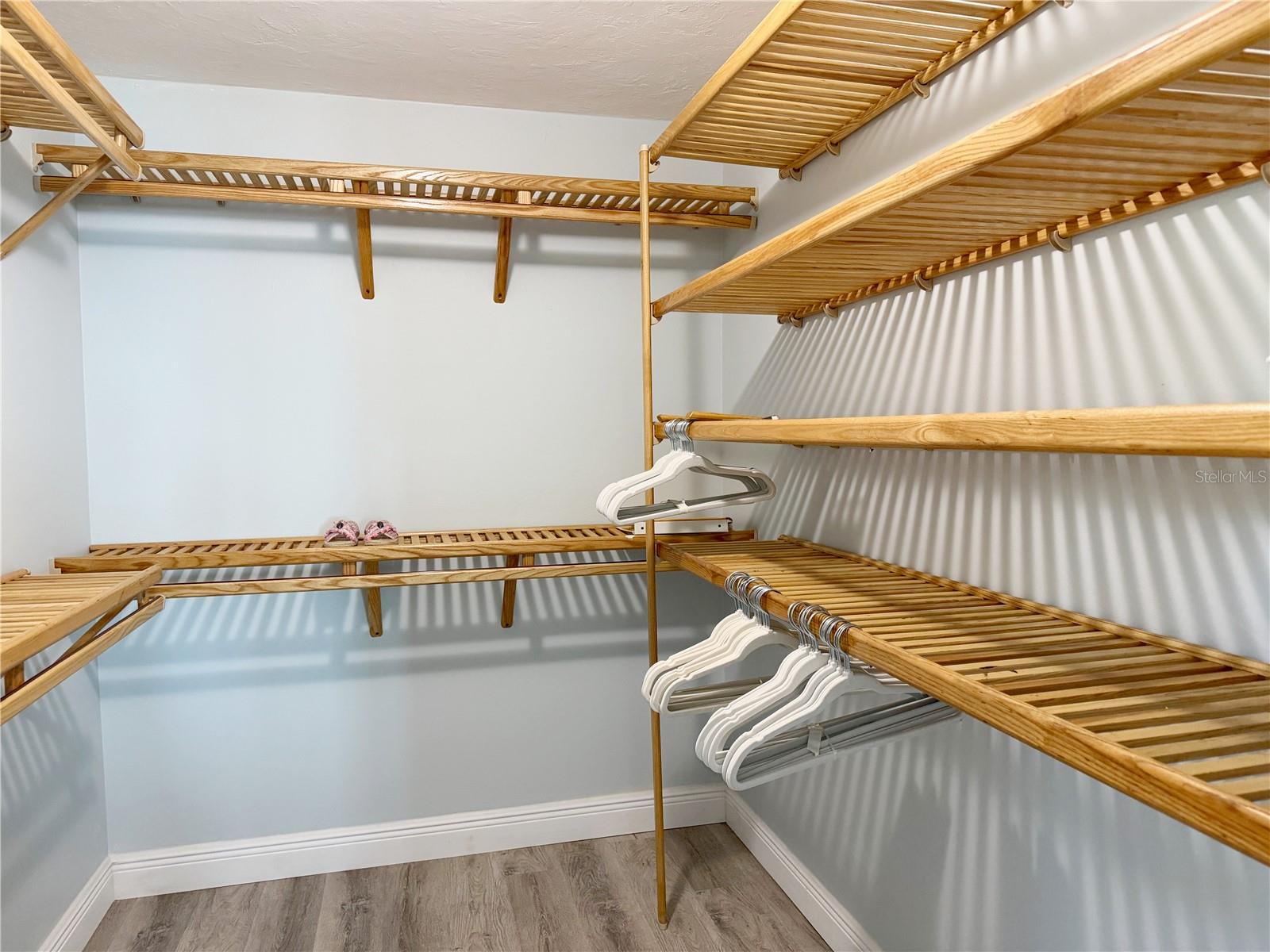 N6142094 Property Photo