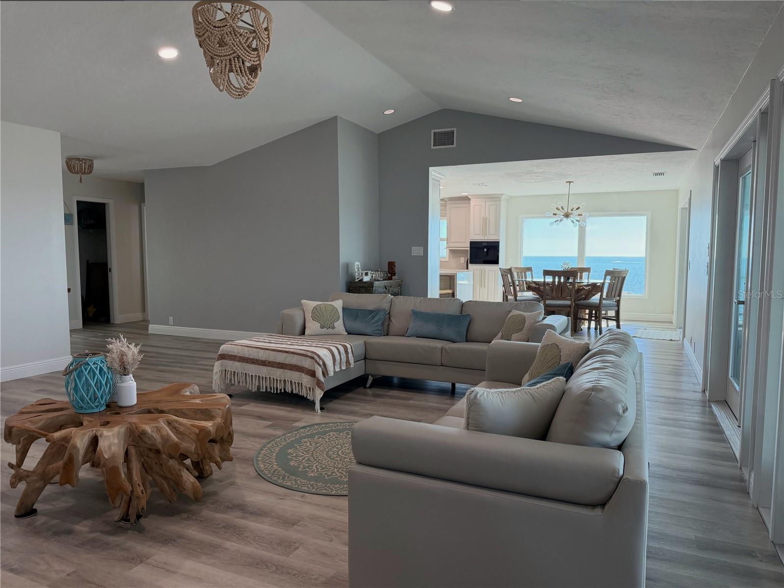 N6142094 Property Photo