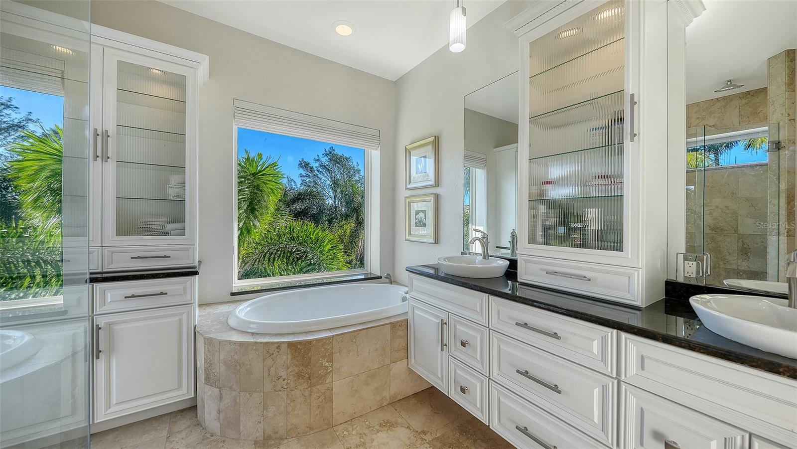 A4676402 Property Photo