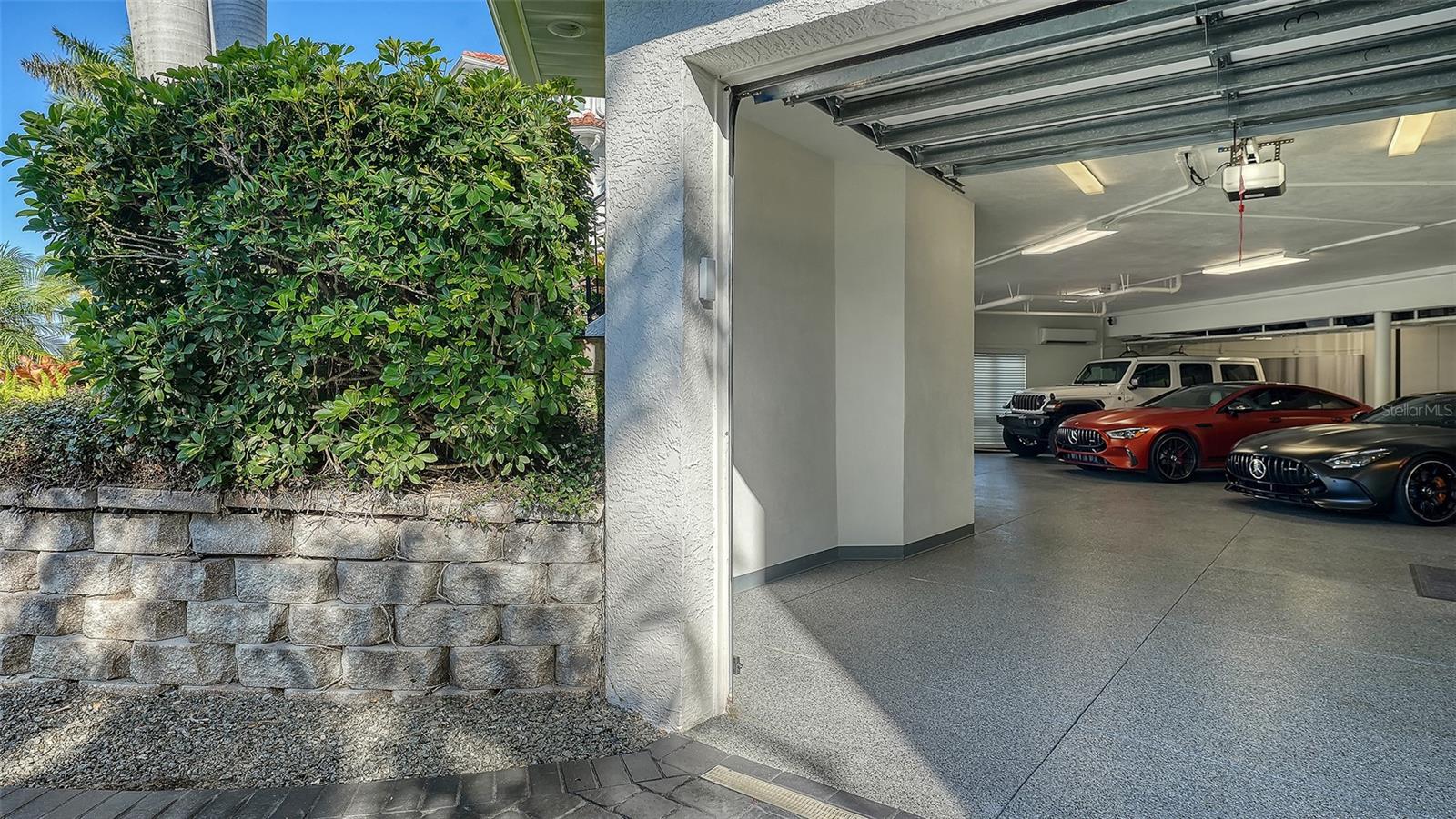 A4676402 Property Photo