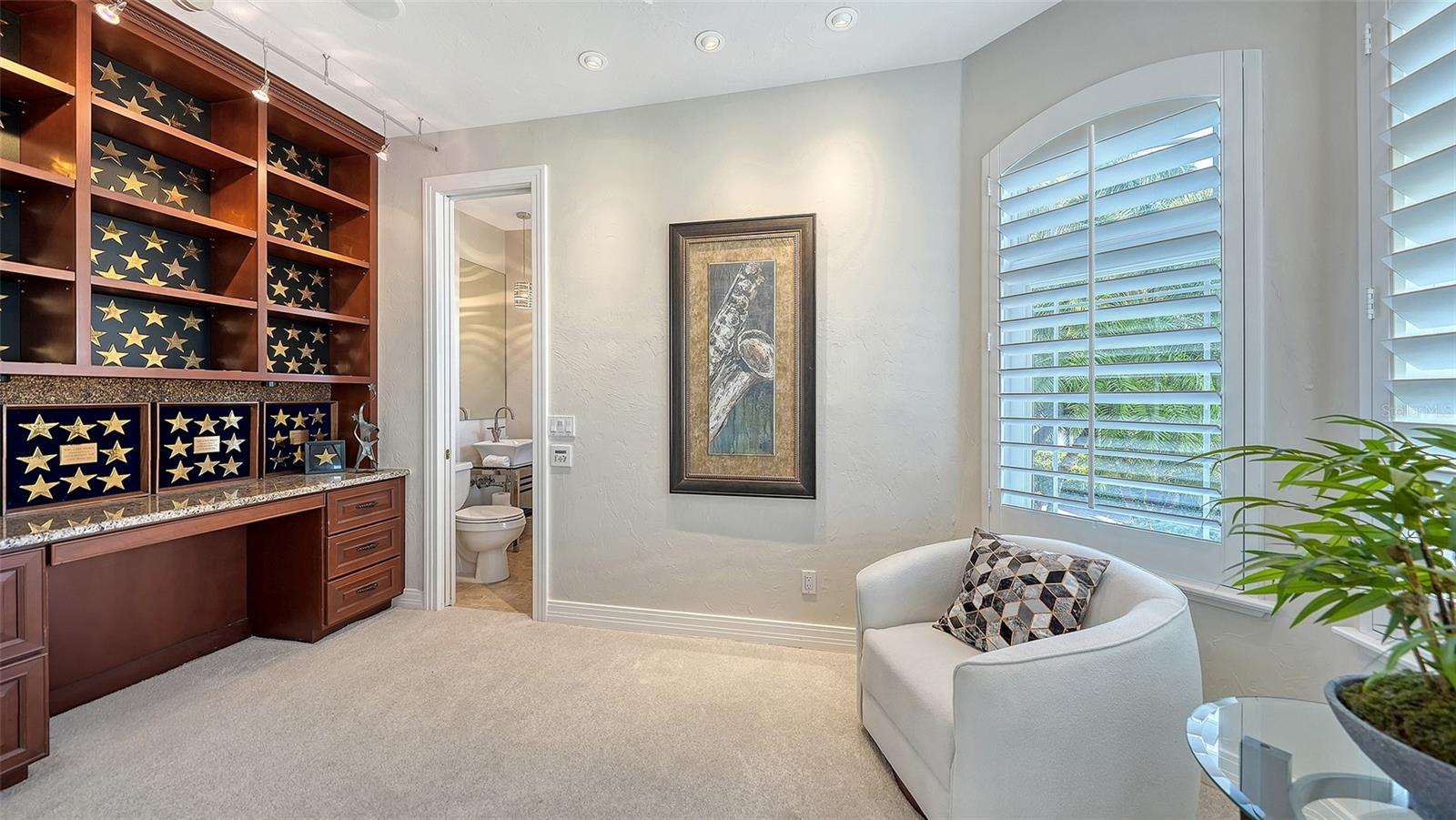 A4676402 Property Photo