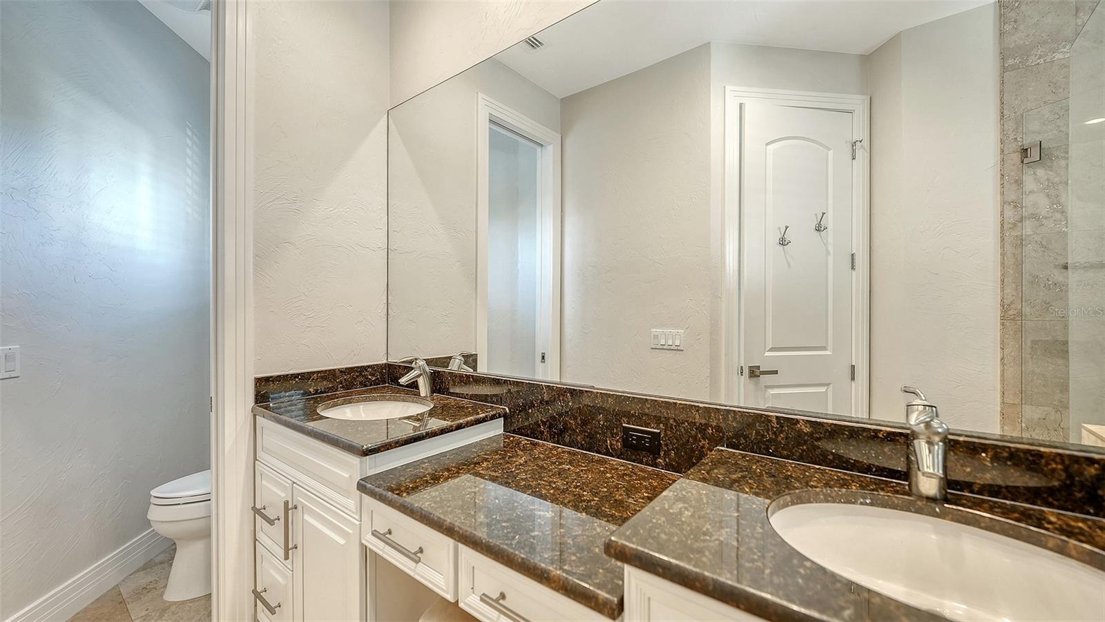 A4676402 Property Photo