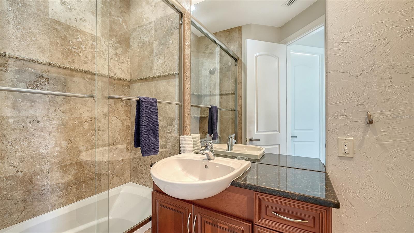 A4676402 Property Photo