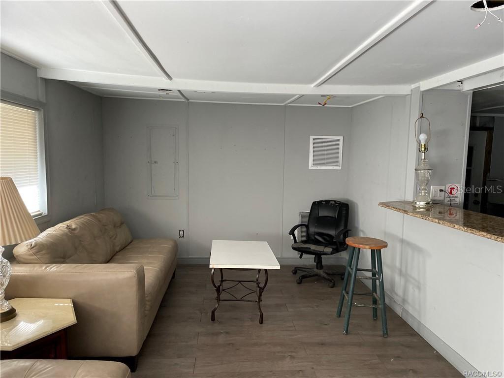 OM715689 Property Photo