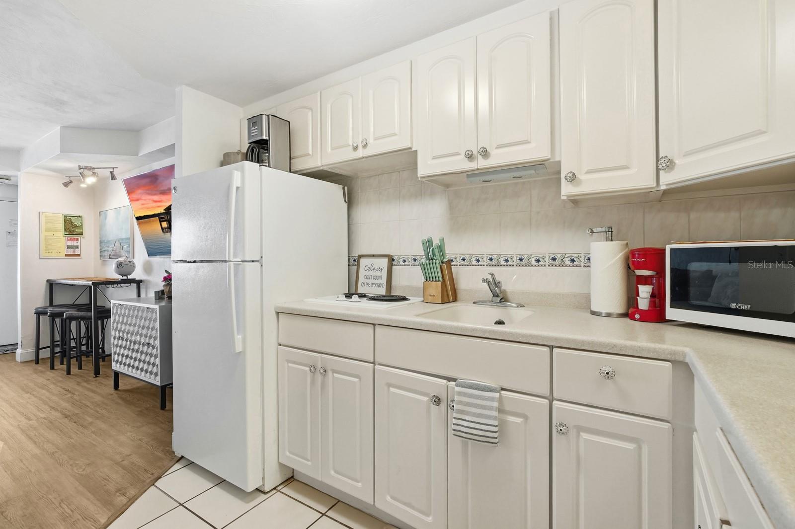 V4946458 Property Photo