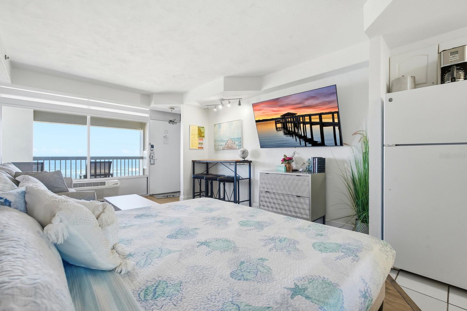 V4946458 Property Photo