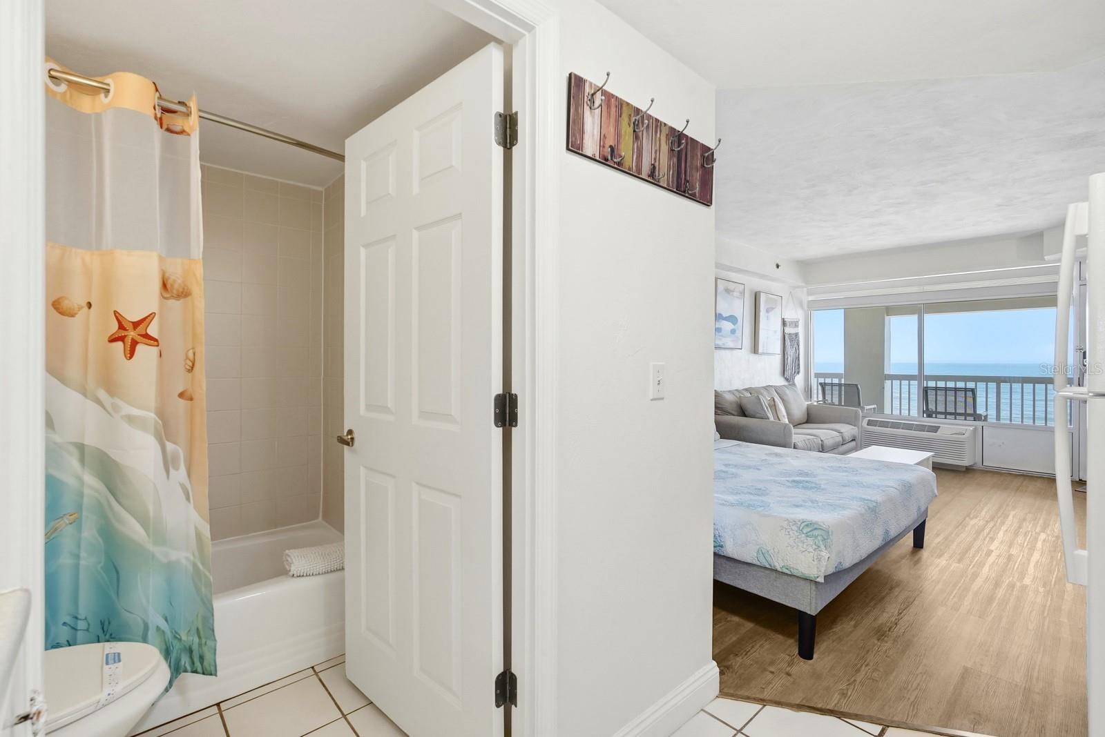 V4946458 Property Photo