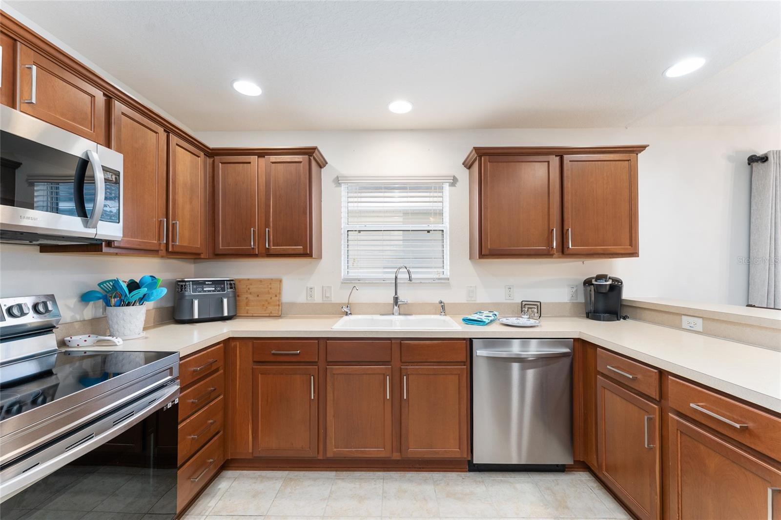 1131 SOUTHERN SUN DR, THE VILLAGES, FL, 32162