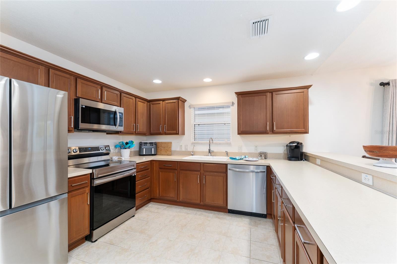 1131 SOUTHERN SUN DR, THE VILLAGES, FL, 32162