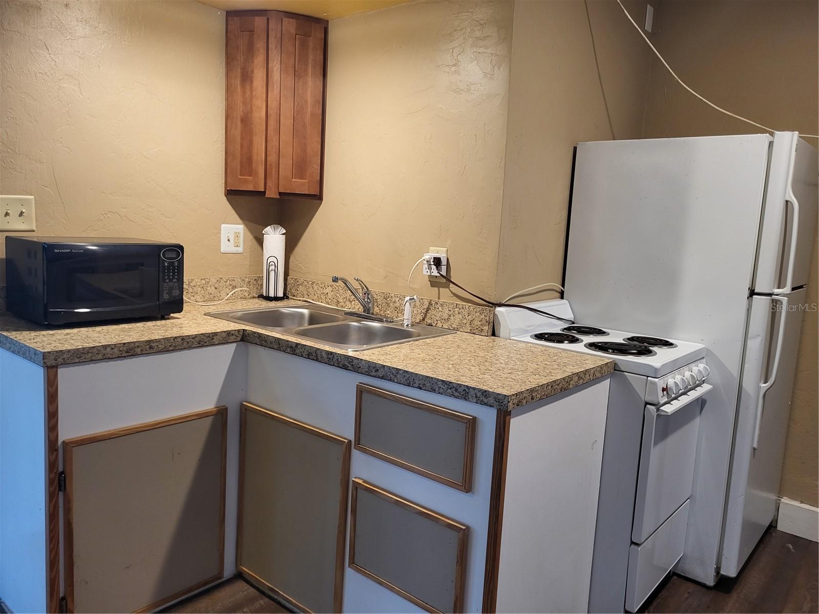 P4937375 Property Photo