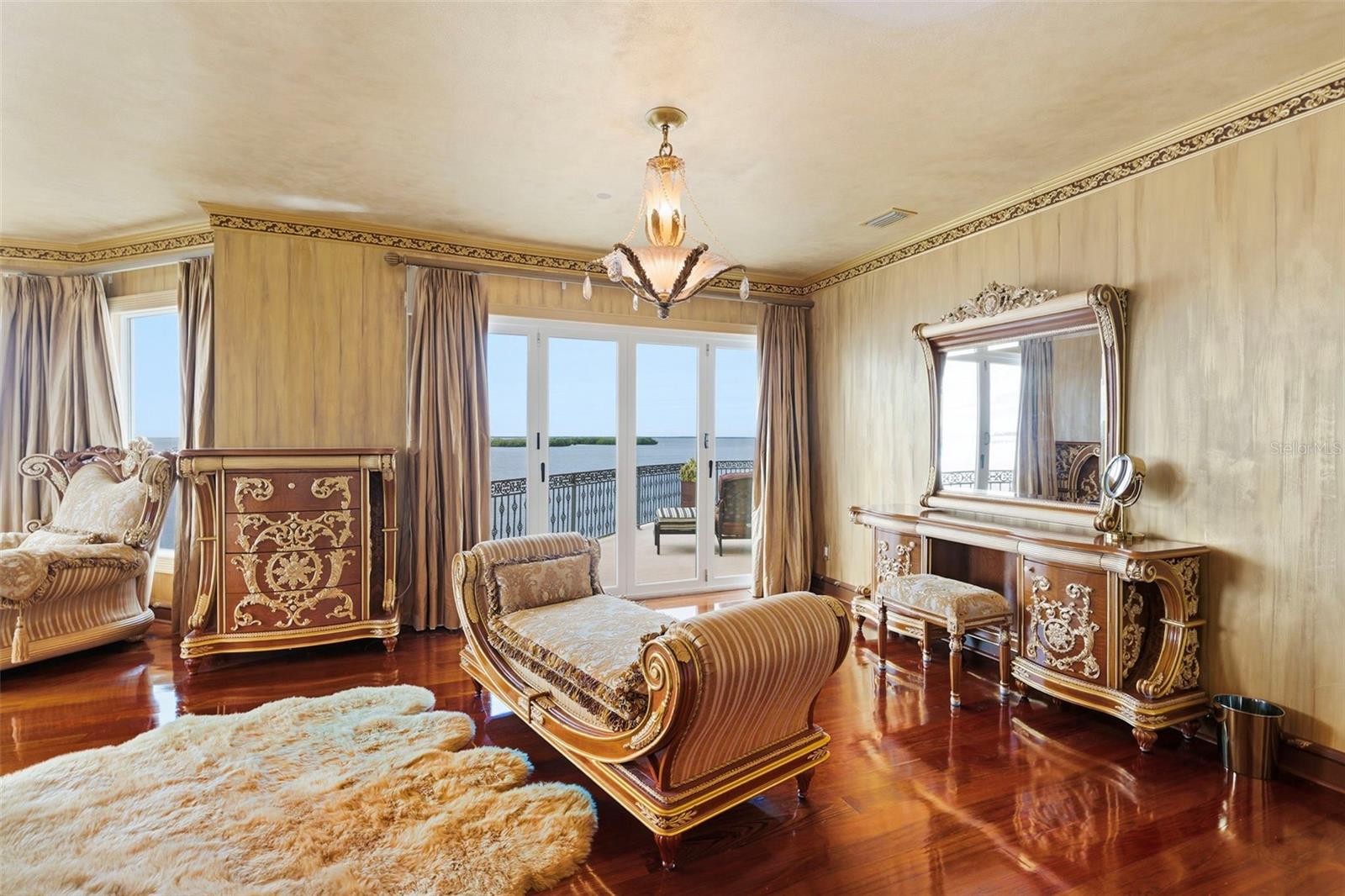 TB8459525 Property Photo