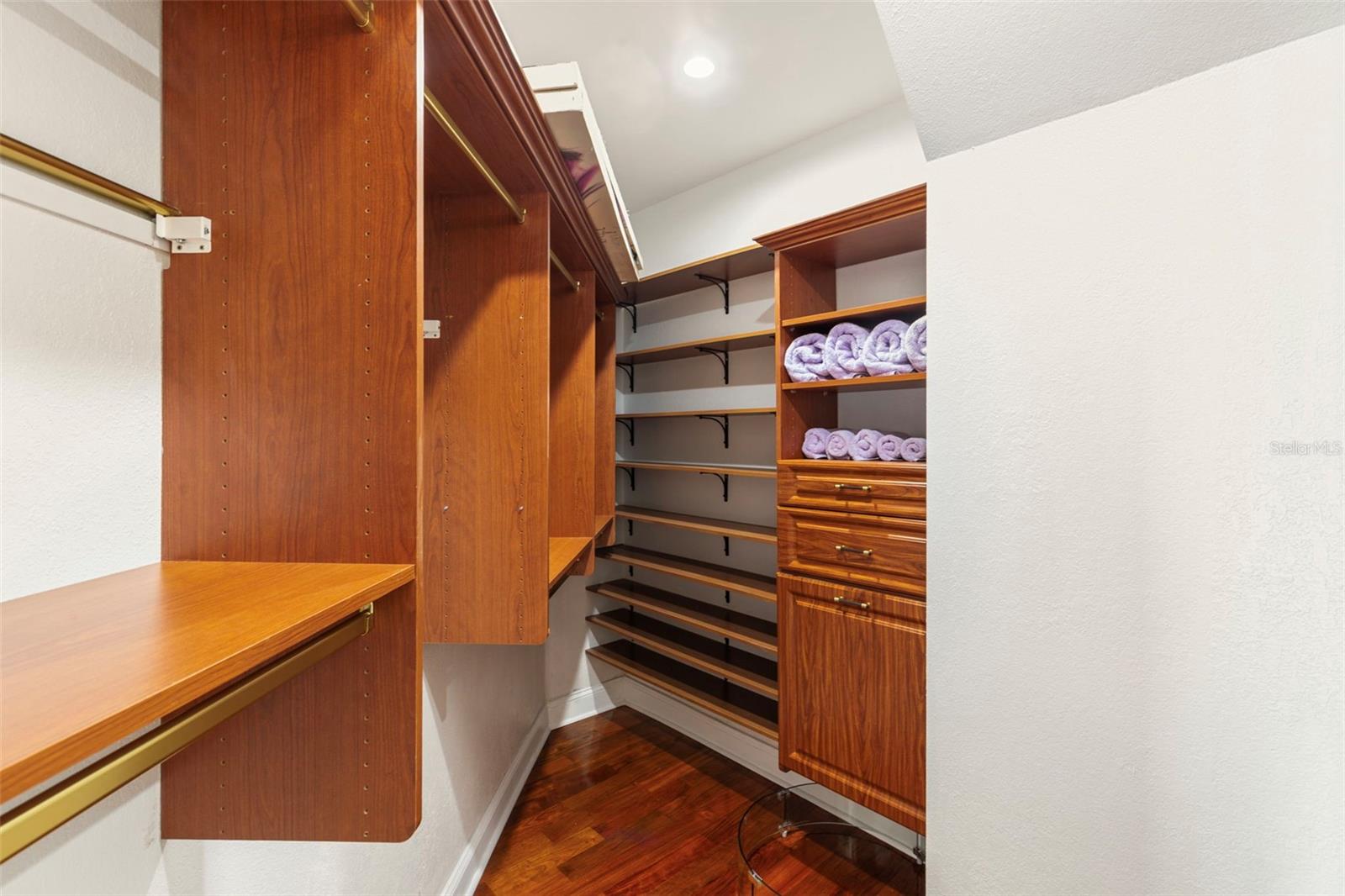 TB8459525 Property Photo