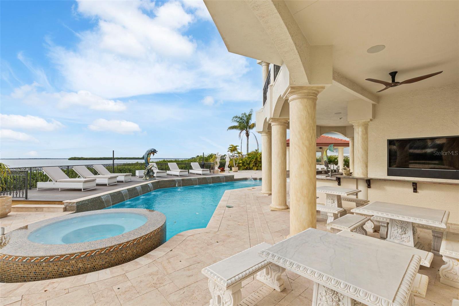 TB8459525 Property Photo