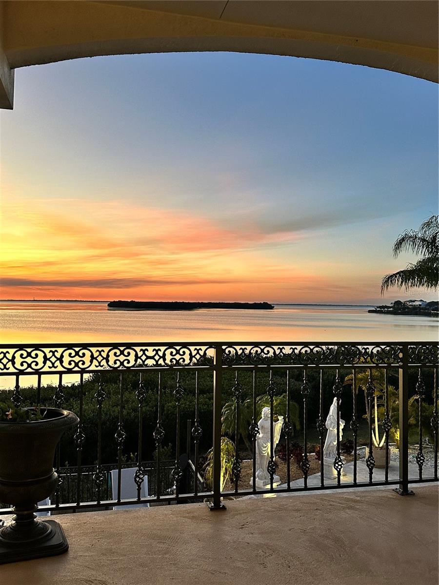 TB8459525 Property Photo