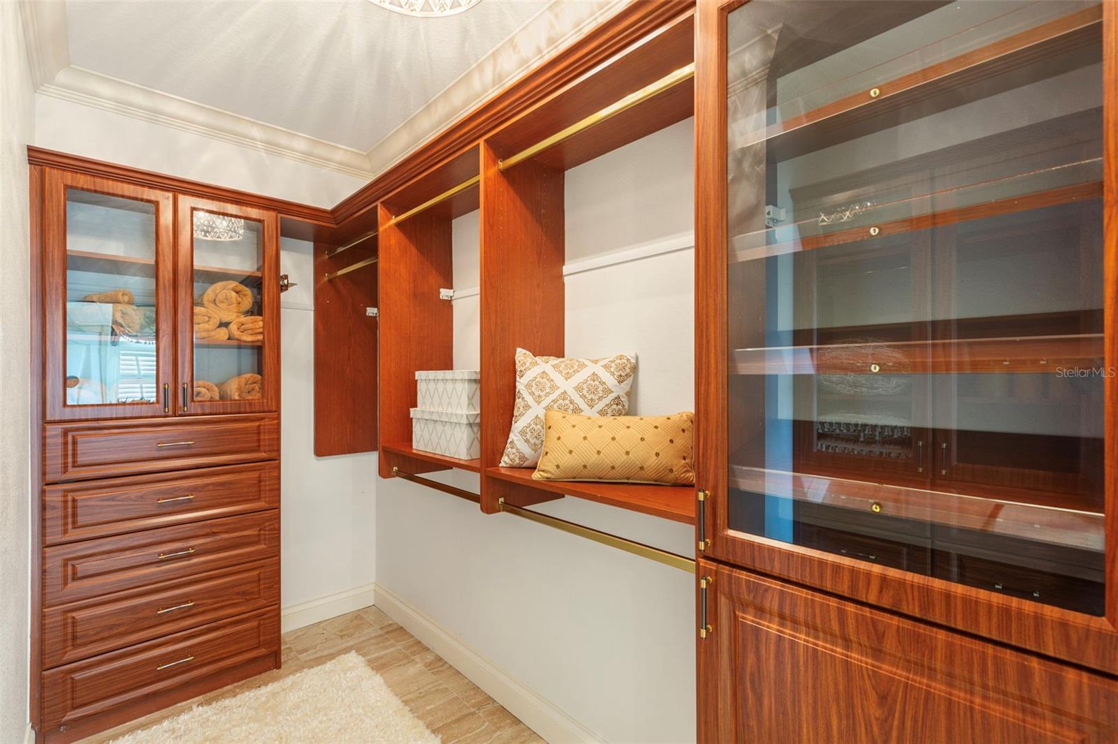 TB8459525 Property Photo