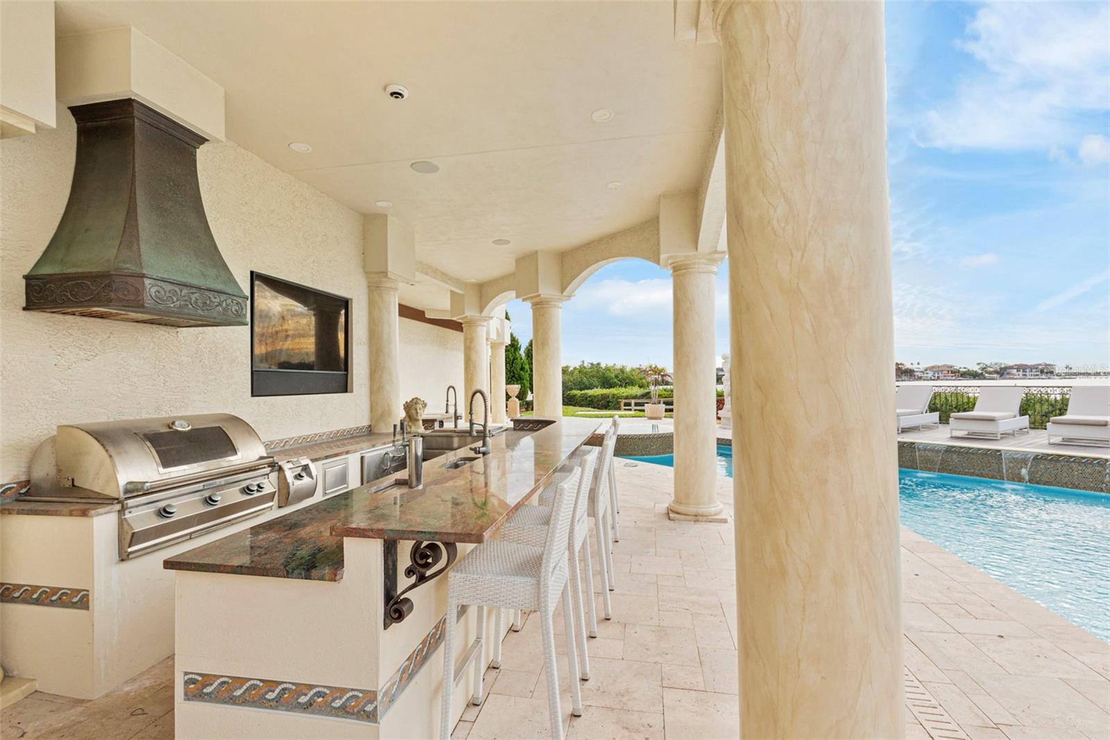 TB8459525 Property Photo