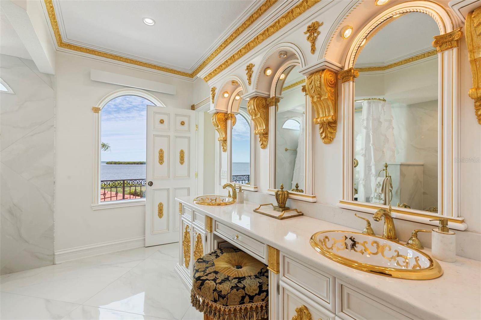 TB8459525 Property Photo