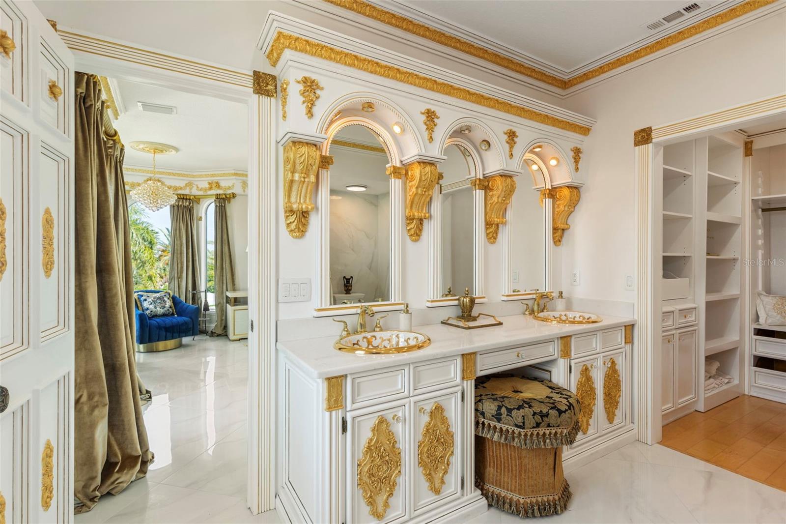 TB8459525 Property Photo