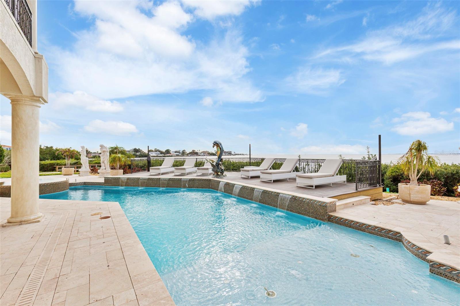 TB8459525 Property Photo