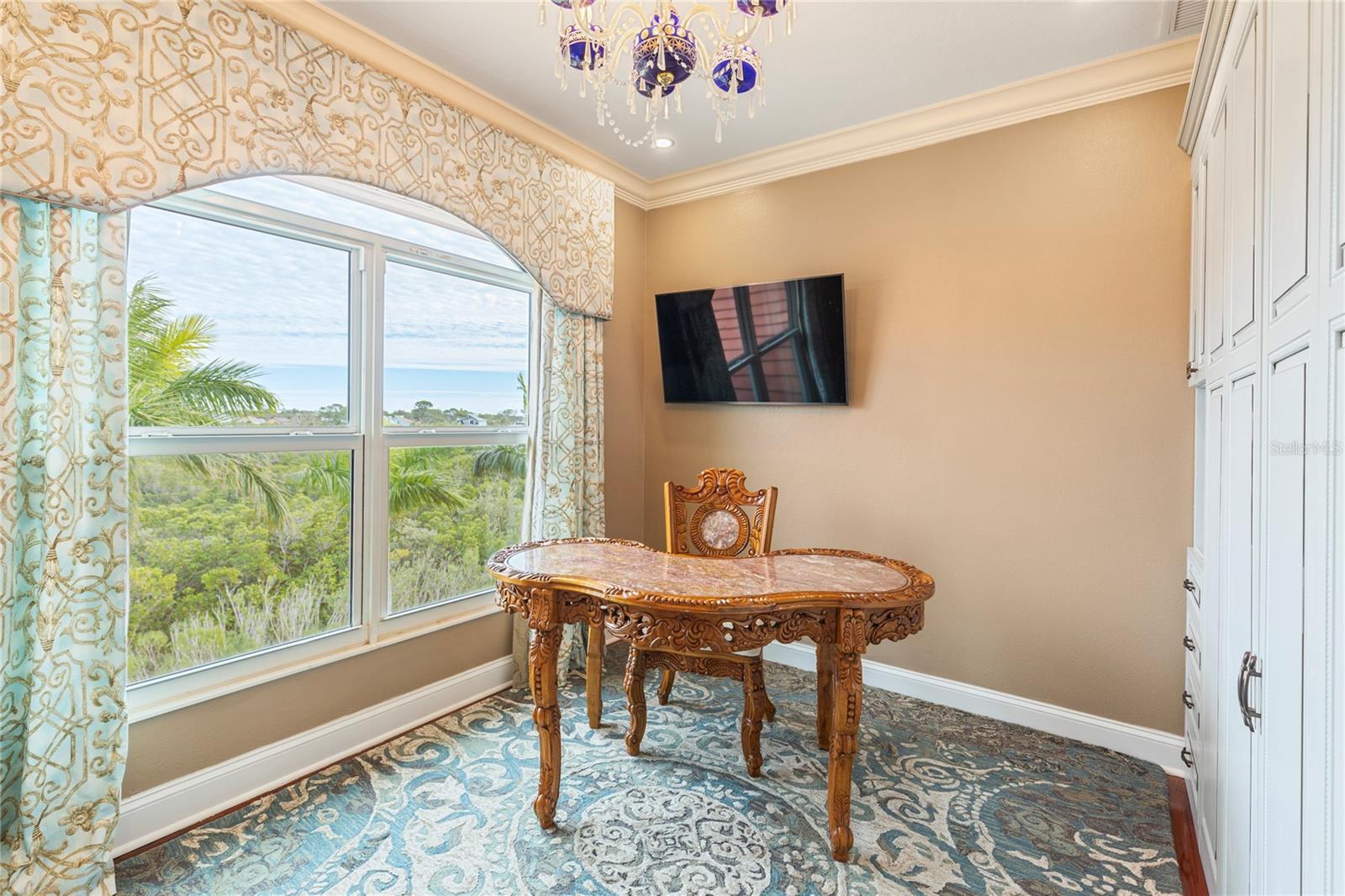 TB8459525 Property Photo