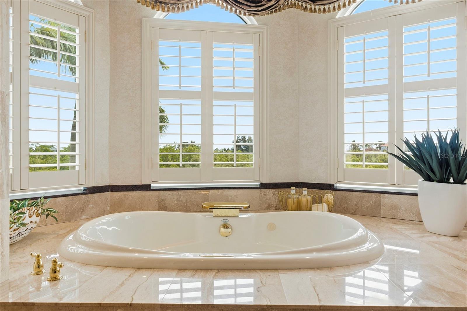 TB8459525 Property Photo