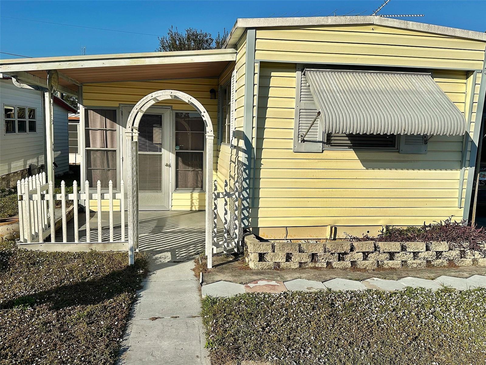 TB8459537 Property Photo