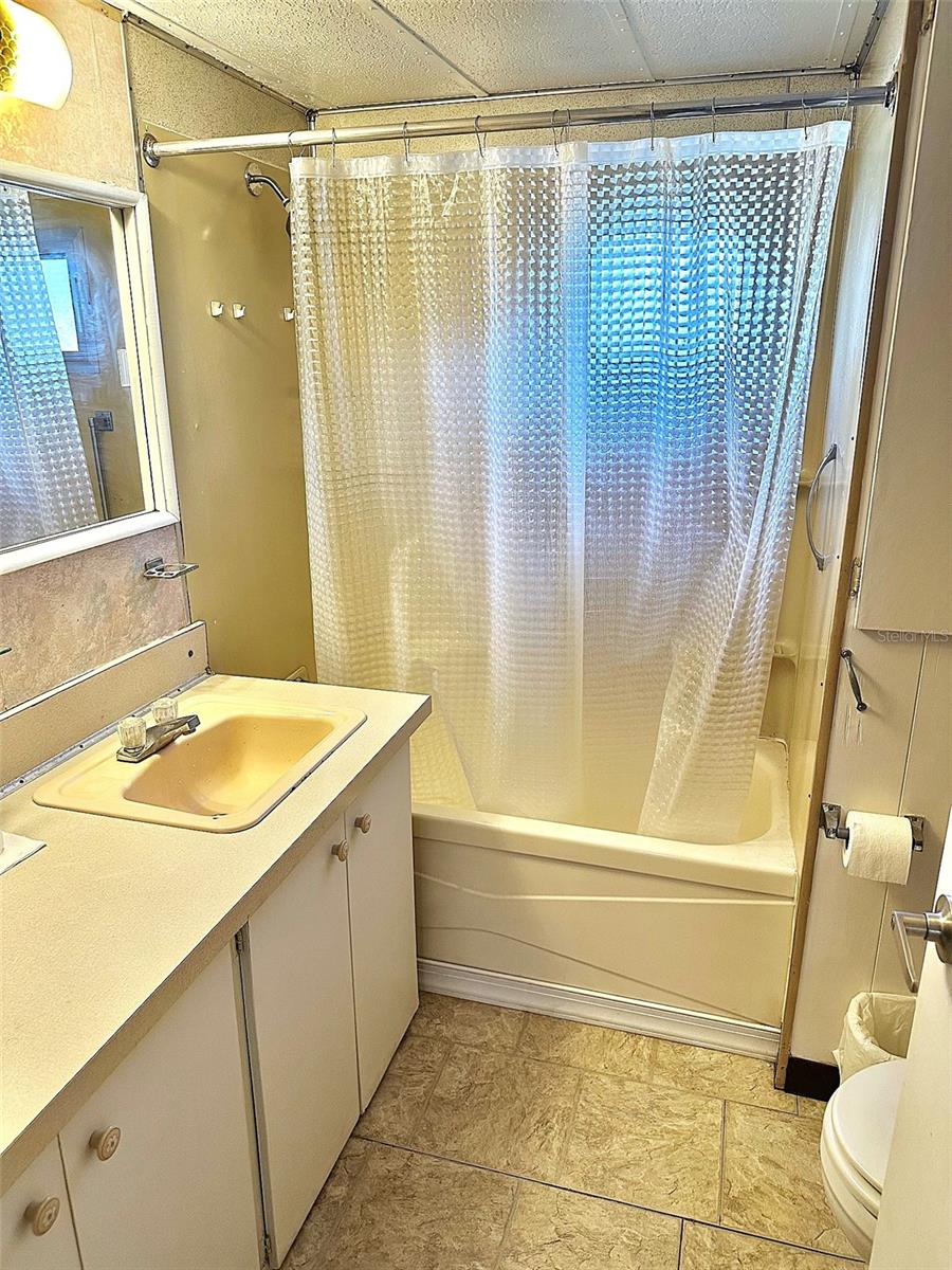 TB8459537 Property Photo