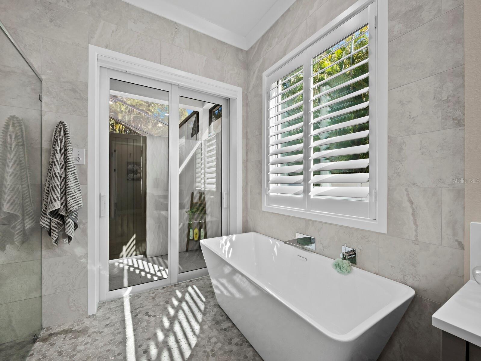 A4676462 Property Photo