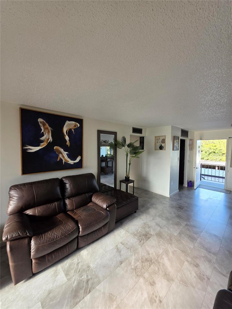 O6370004 Property Photo