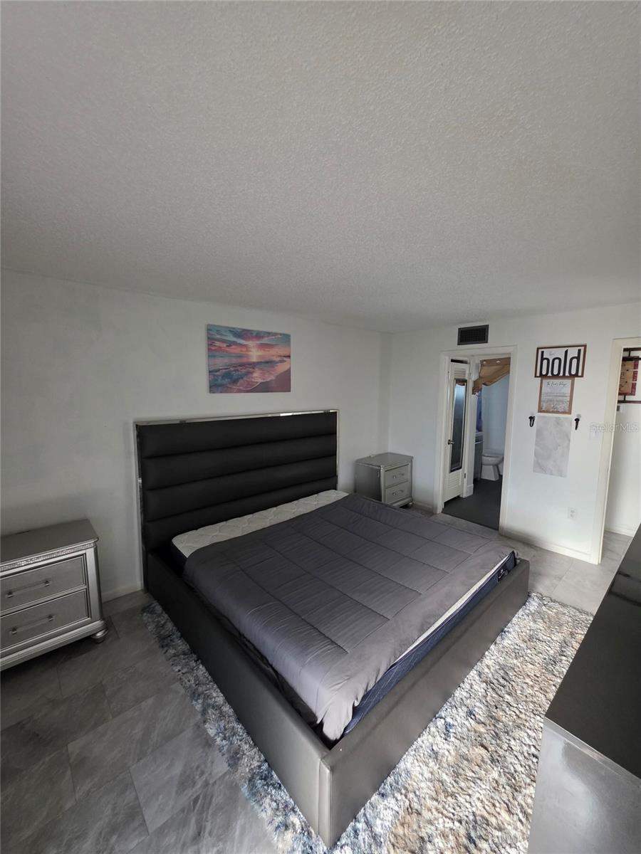 O6370004 Property Photo