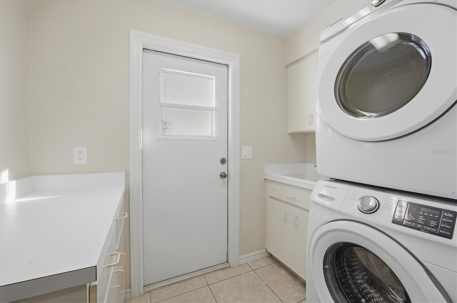 D6145351 Property Photo